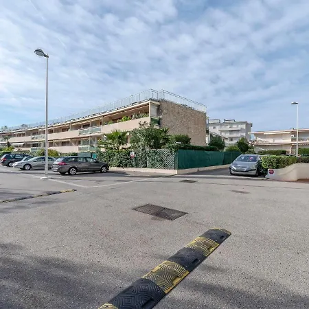 Apartment Le Marlyne 2-3 By Interhome Cannes